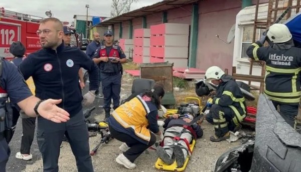 Tekirdağ'da feci kaza! Kamyonet ile minibüs çarpıştı